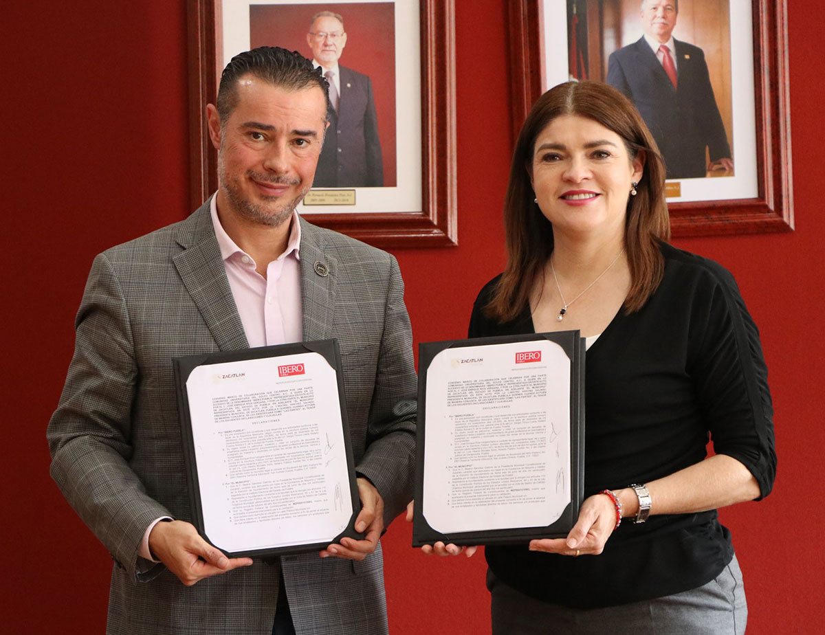 Firma  convenio Zacatlán